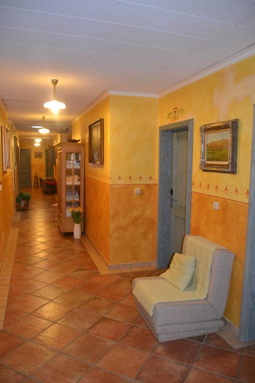 Penzion A Restaurace U Konicka Простеёв Экстерьер фото